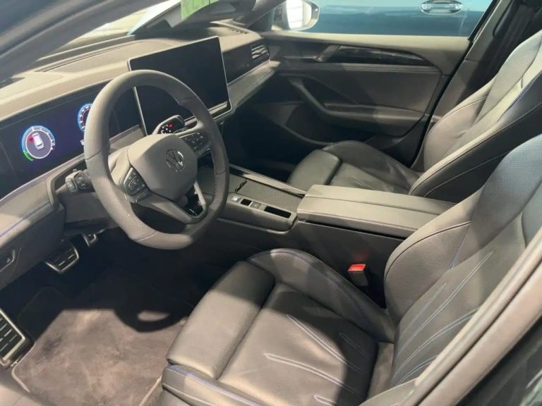 Volkswagen Passat Variant 1.5 eHybrid R-Line DSG - photo 6
