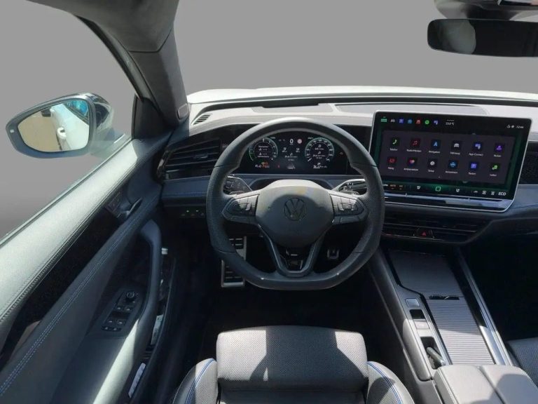 Volkswagen Passat Variant 1.5 eHybrid DSG R-Line - photo 8