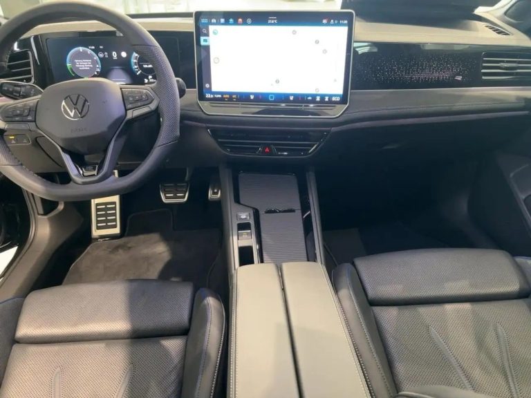 Volkswagen Passat Variant 1.5 eHybrid R-Line DSG - photo 8