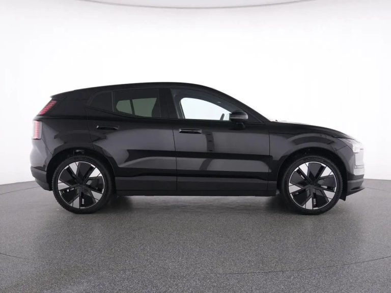 Volvo EX30 Extended Range Plus - photo 11