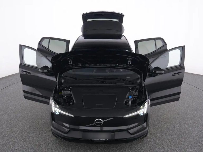 Volvo EX30 Extended Range Plus - photo 12