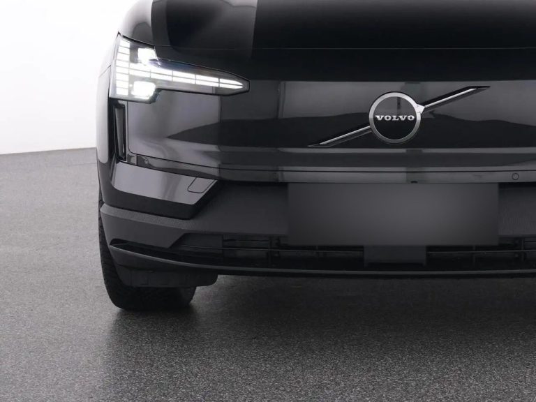 Volvo EX30 Extended Range Plus - photo 16