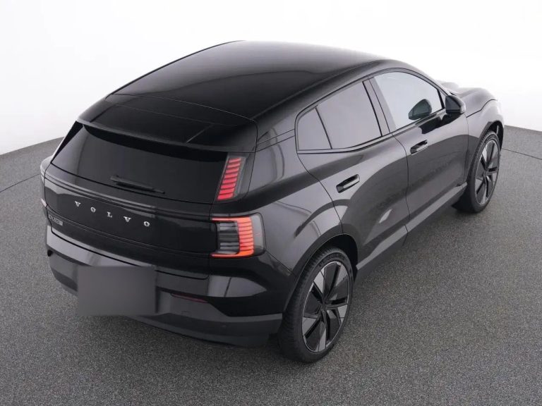Volvo EX30 Extended Range Plus - photo 18