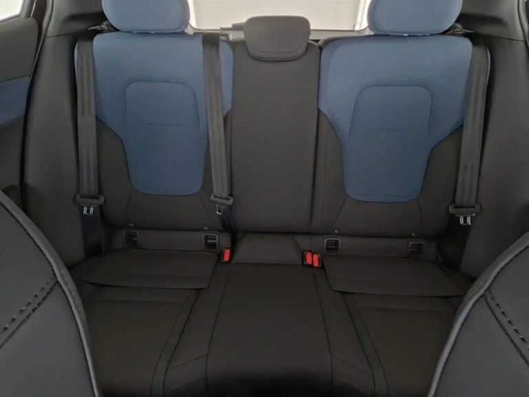 Volvo EX30 Extended Range Plus - photo 5