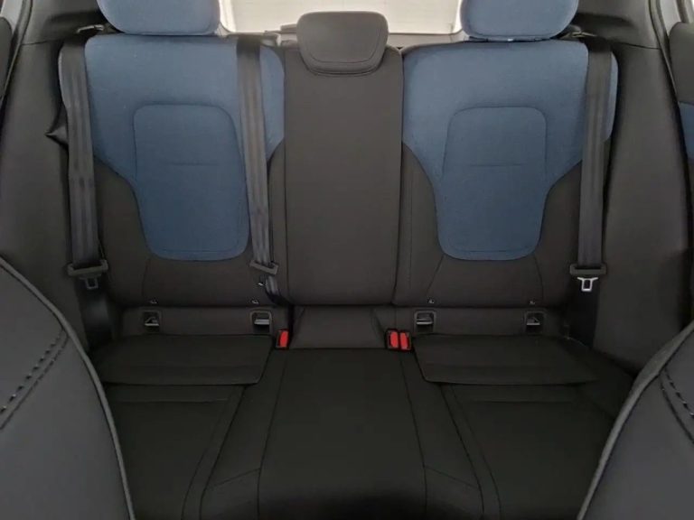 Volvo EX30 Extended Range Plus - photo 5