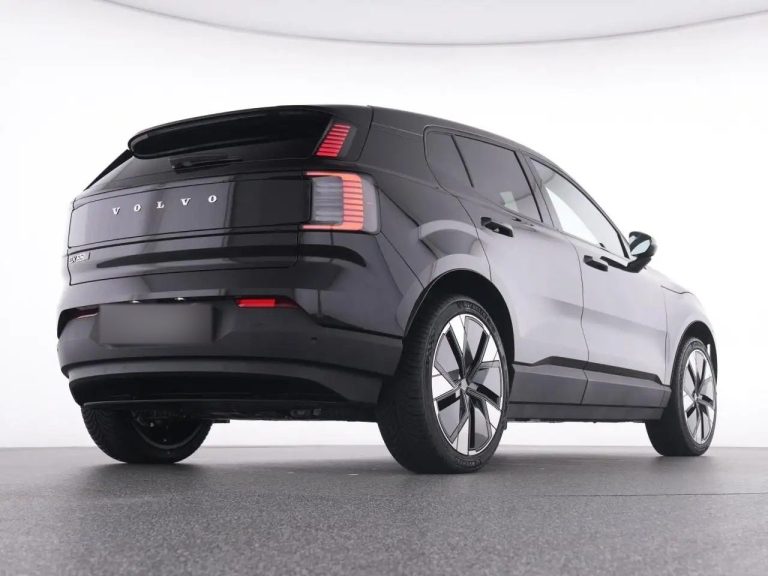 Volvo EX30 Extended Range Plus - photo 7