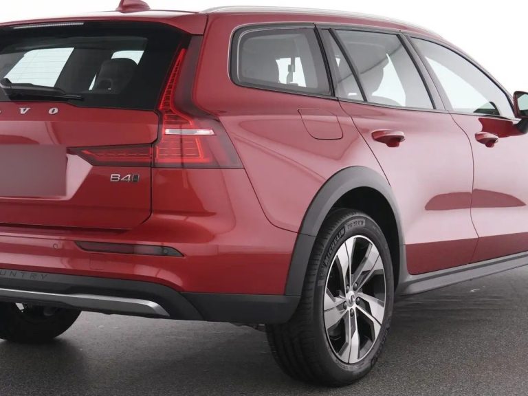 Volvo V60 Cross Country B4 AWD Plus - photo 9