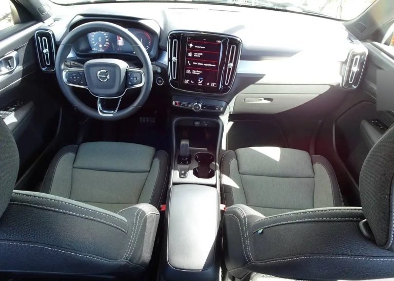 Volvo XC40 T4 Recharge - photo 12