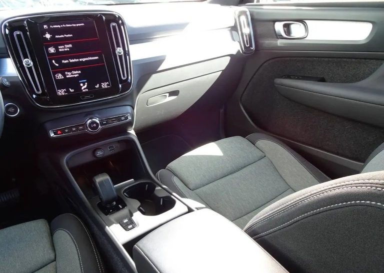 Volvo XC40 T4 Recharge - photo 14