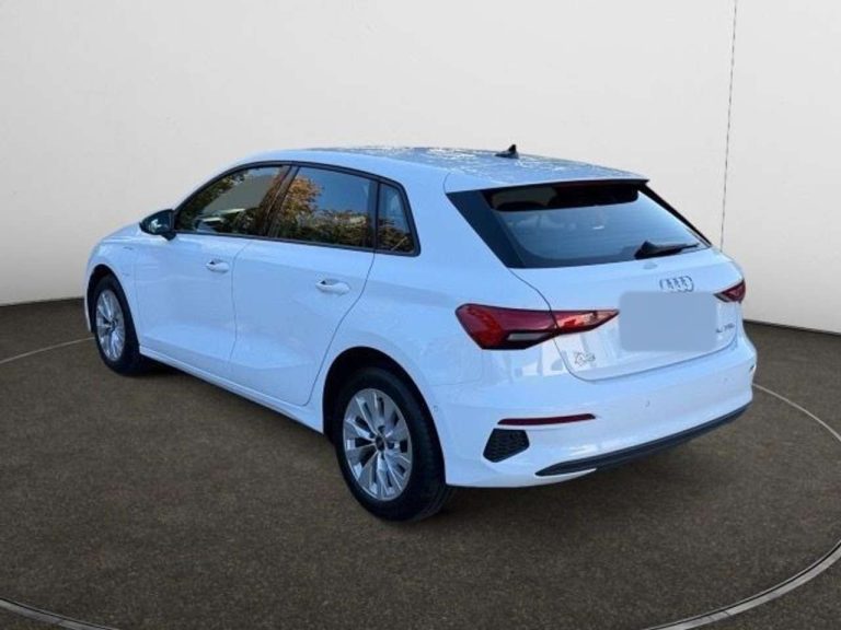 Audi A3 Sportback 40 TFSI e S tronic - photo 2