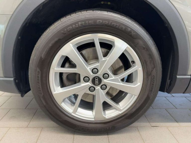 Audi Q3 45 TFSI e S line - photo 12