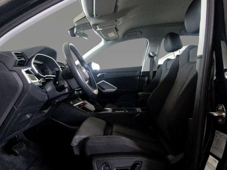 Audi Q3 45 TFSI e S tronic S line - photo 4