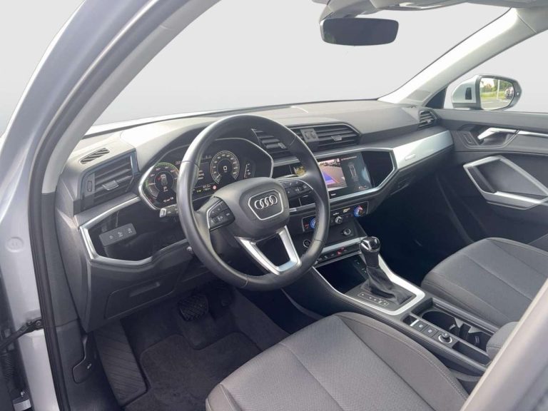 Audi Q3 45 TFSI e S tronic - photo 8