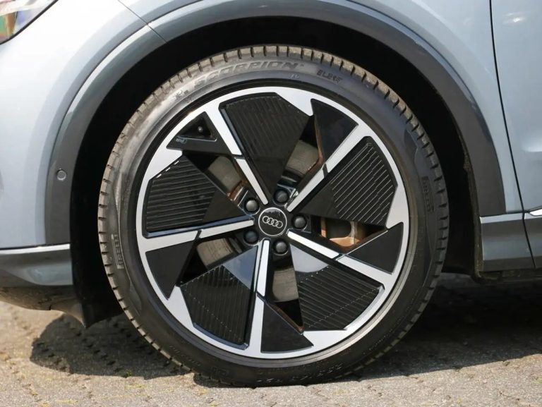 Audi Q4 e-tron 50 e-tron quattro S line - photo 5