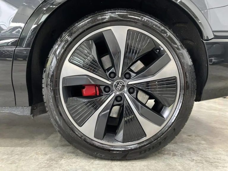 Audi Q6 e-tron 55 quattro S line - photo 4