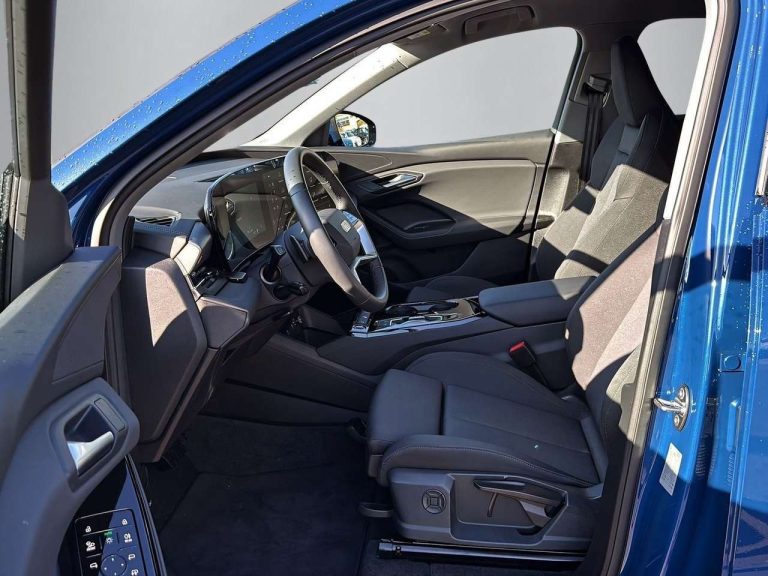 Audi Q6 e-tron 252 ch - photo 12