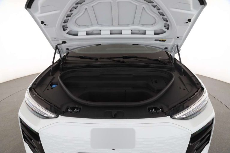Audi Q6 e-tron 252 ch - photo 13