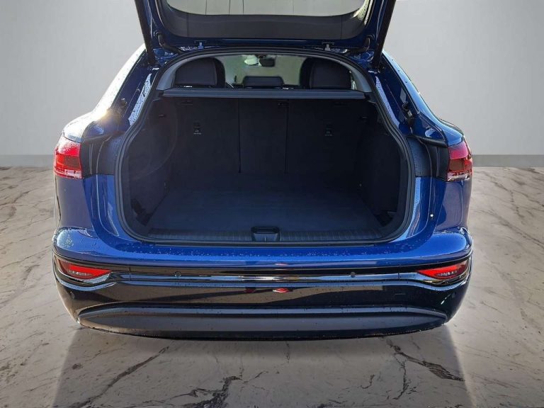 Audi Q6 e-tron 252 ch - photo 13