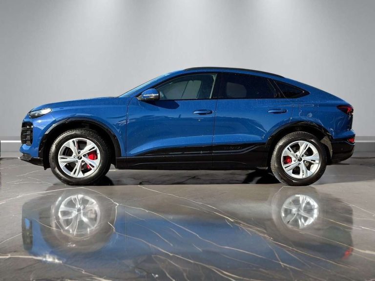 Audi Q6 e-tron 252 ch - photo 3