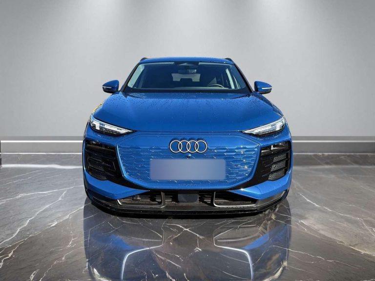 Audi Q6 e-tron 252 ch - photo 4