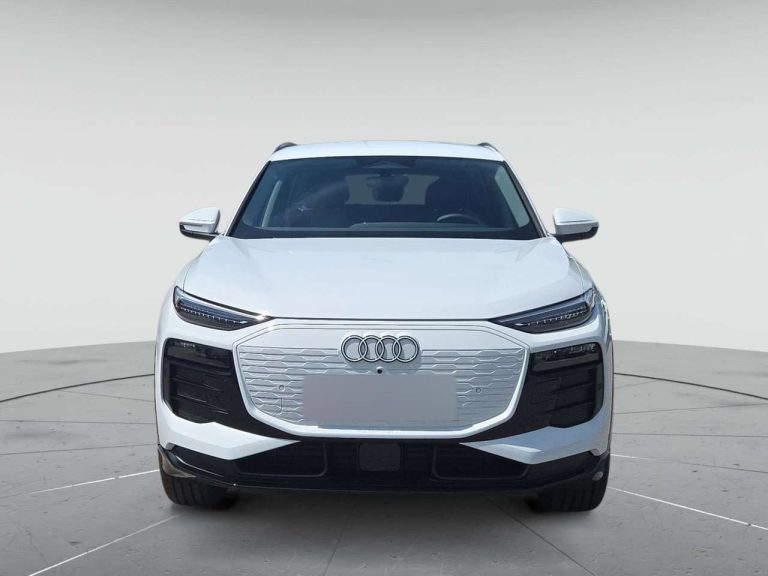 Audi Q6 e-tron 252 ch - photo 4