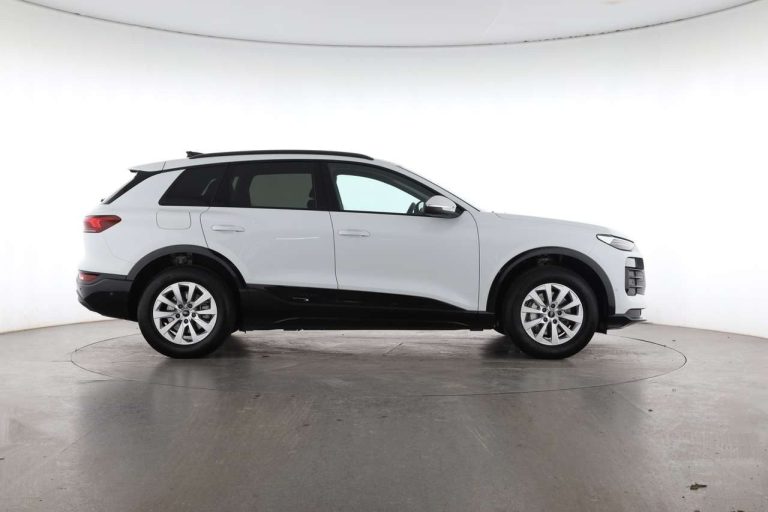 Audi Q6 e-tron 252 ch - photo 4