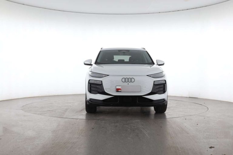 Audi Q6 e-tron 252 ch - photo 5