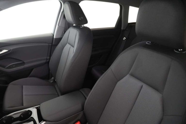 Audi Q6 e-tron 252 ch - photo 9