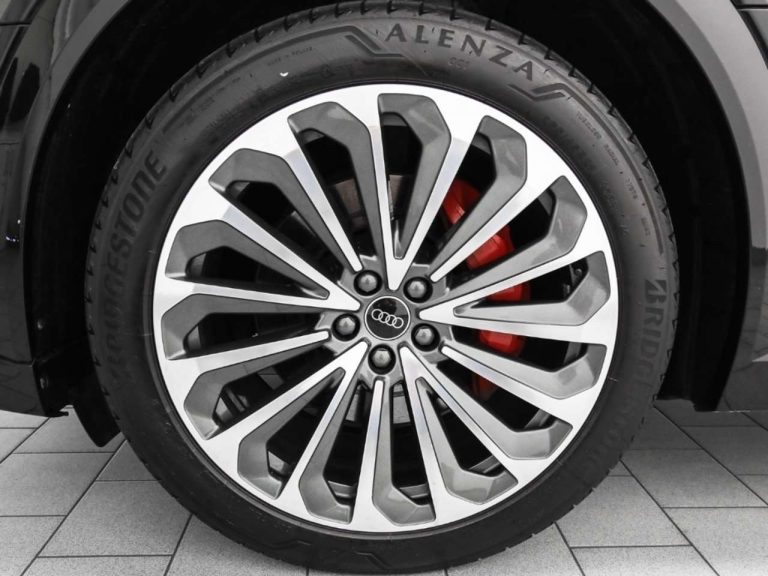 Audi Q8 e-tron 55 quattro S line - photo 10