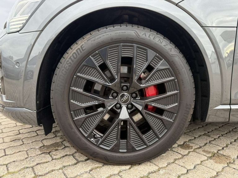 Audi Q8 e-tron 50 e-tron quattro S line - photo 17