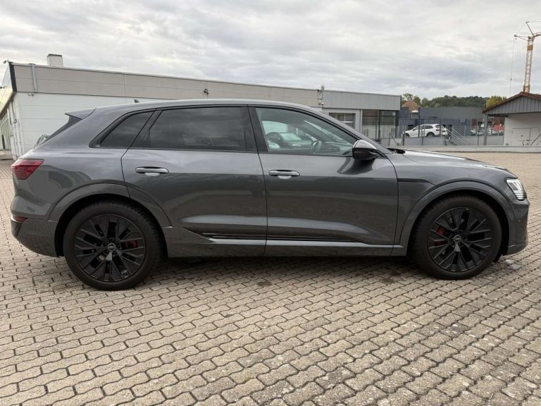 Audi Q8 e-tron 50 e-tron quattro S line - photo 4