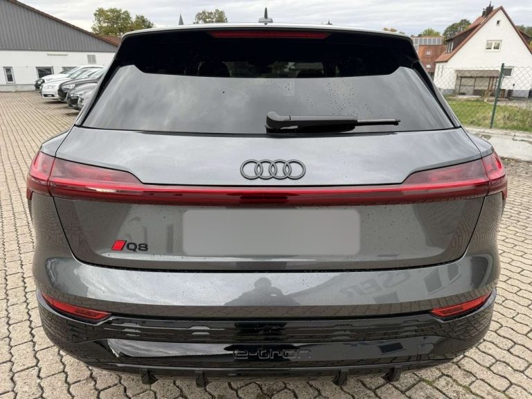 Audi Q8 e-tron 50 e-tron quattro S line - photo 6
