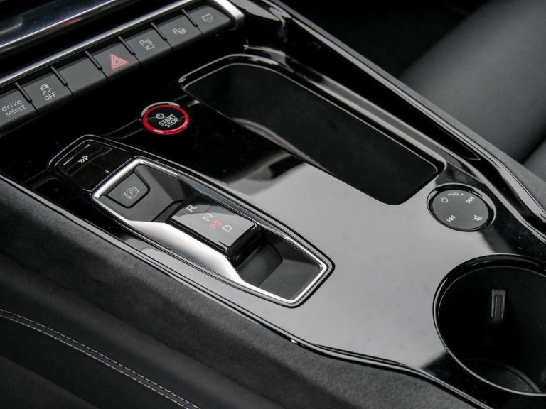 Audi RS e-tron GT quattro - photo 11