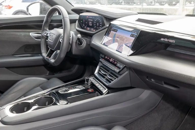 Audi RS e-tron GT quattro - photo 15