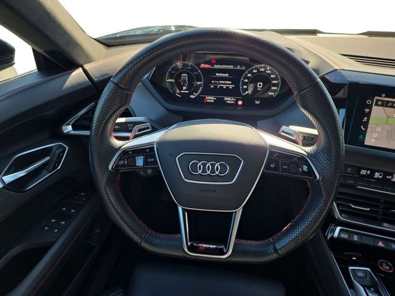 Audi RS e-tron GT quattro - photo 11