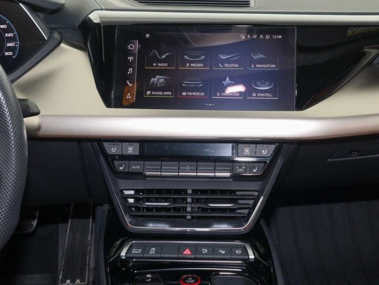 Audi RS e-tron GT quattro - photo 11