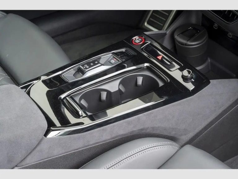 Audi S6 e-tron Avant quattro edition one - photo 8
