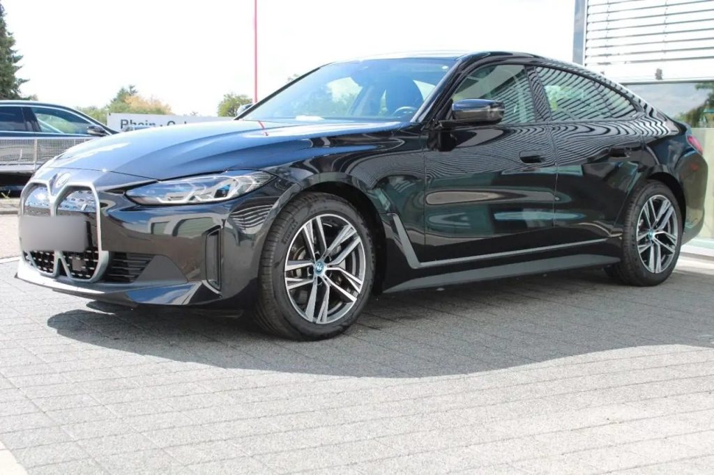 BMW i4 eDrive35