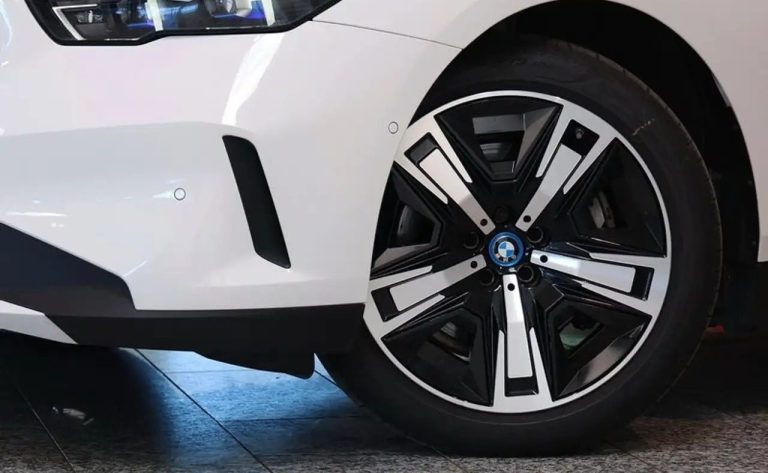 BMW i5 eDrive40 Touring - photo 13