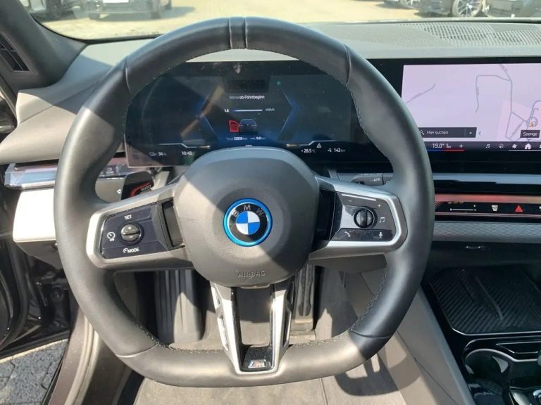 BMW i5 eDrive40 Touring M Sport - photo 16