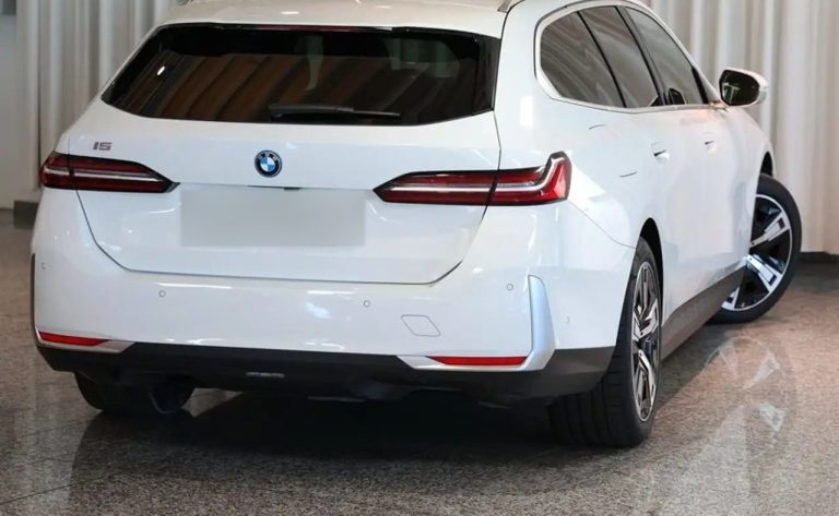 BMW i5 eDrive40 Touring - photo 3