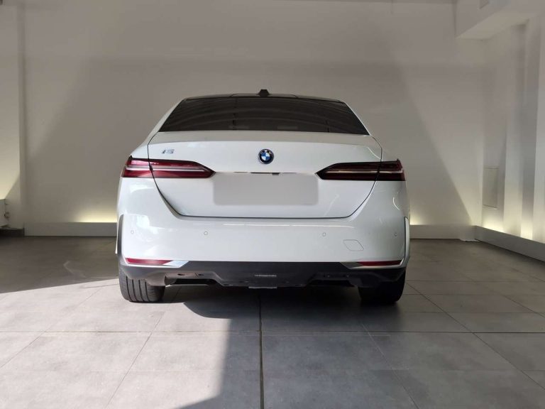 BMW i5 eDrive40 - photo 4