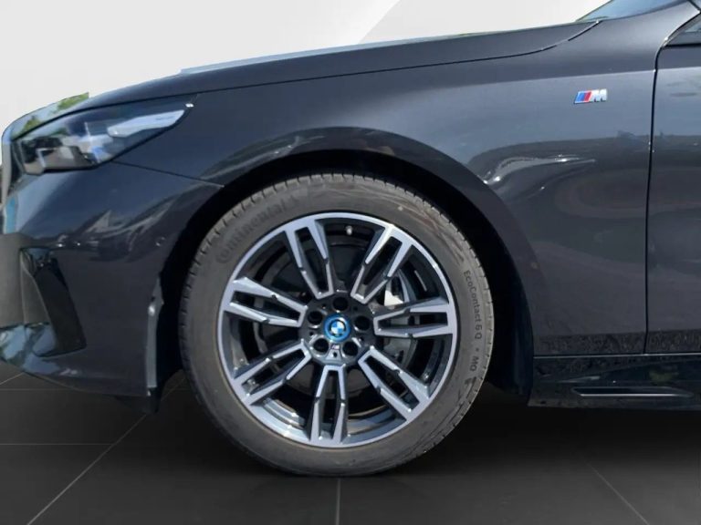 BMW i5 eDrive40 Touring M Sport - photo 8