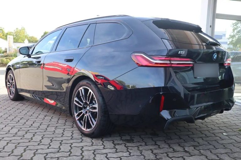 BMW i5 eDrive40 Touring M Sport - photo 3