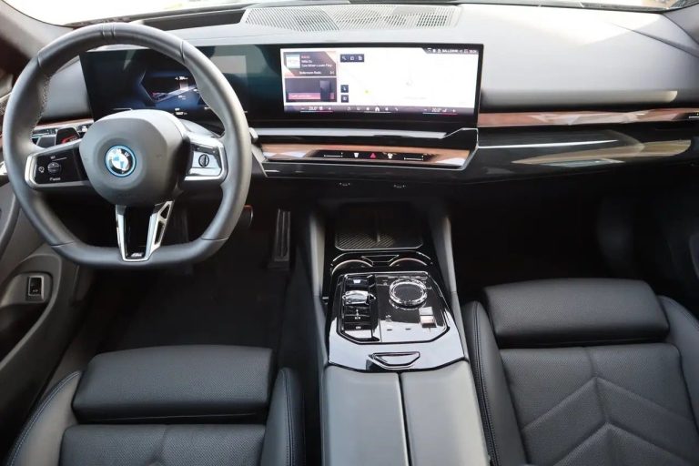 BMW i5 eDrive40 Touring M Sport - photo 8