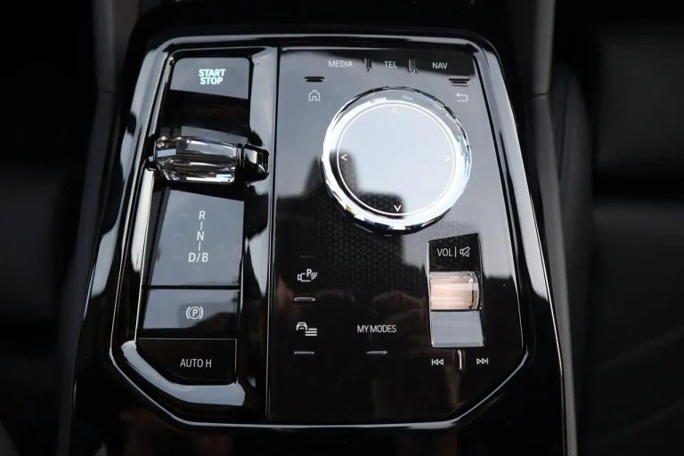 BMW i5 eDrive40 Touring M Sport - photo 9