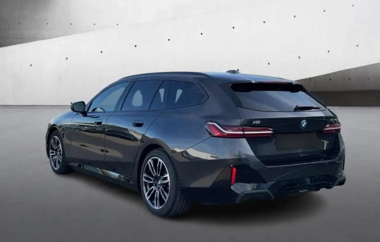 BMW i5 eDrive40 Touring M Sport - photo 3