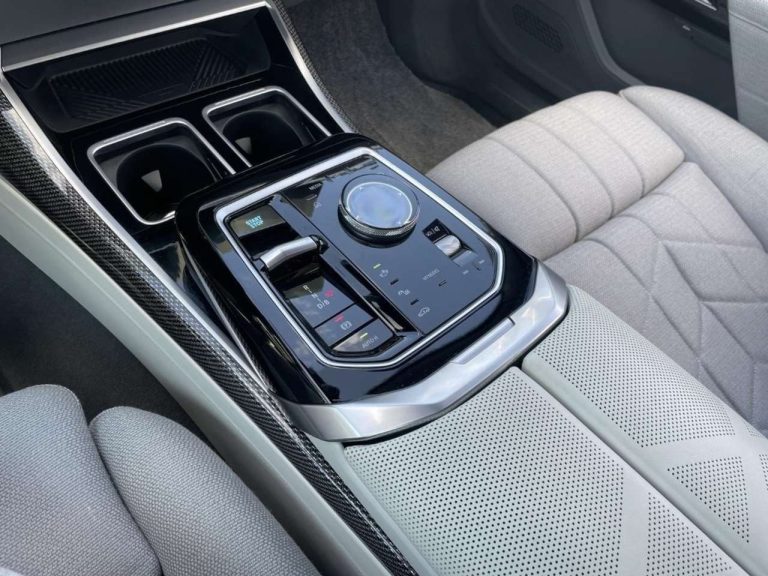 BMW i7 xDrive60 - photo 13