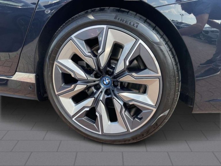 BMW i7 xDrive60 - photo 6