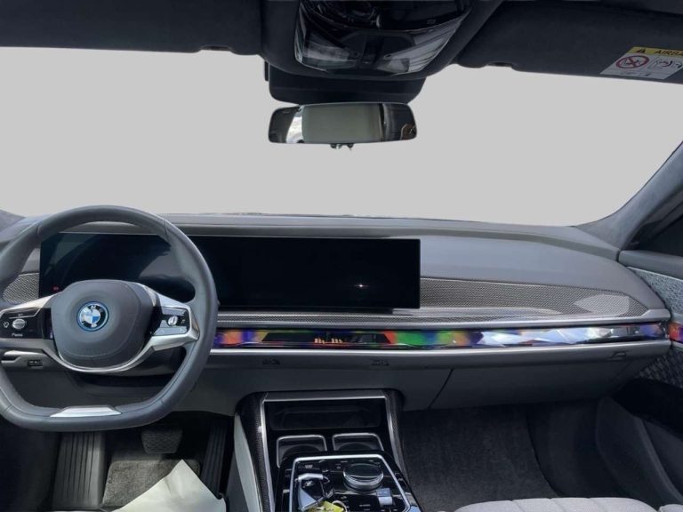 BMW i7 xDrive60 - photo 7